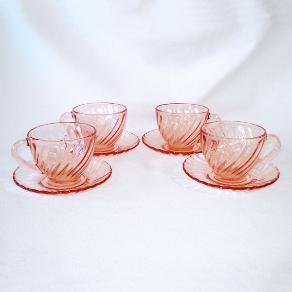 Arcoroc France Rosaline Pink Swirl 4 Cup and Saucer Sets