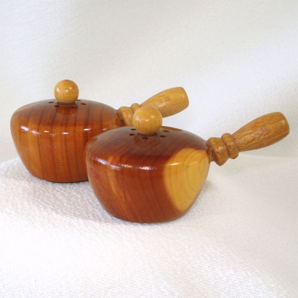 Wooden Pots Salt Shakers Souvenir Paul Bunyan Minnesota #2