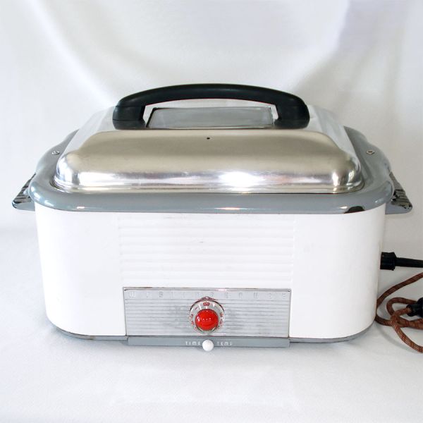 1950s Westinghouse Electric Roaster Oven With Glass Baking Dishes