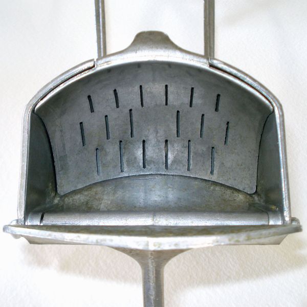 Wear-Ever 1930s Aluminum Hand Press Manual Juicer #3